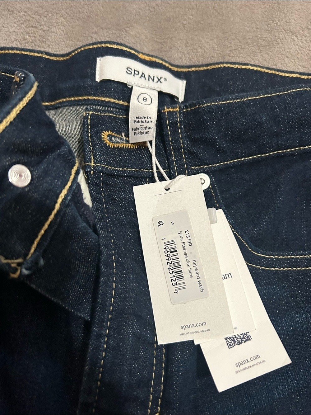 SPANX Womens Straight-Leg Jeans in Dark Indigo with Contrast Stitching - Picture 2 of 4